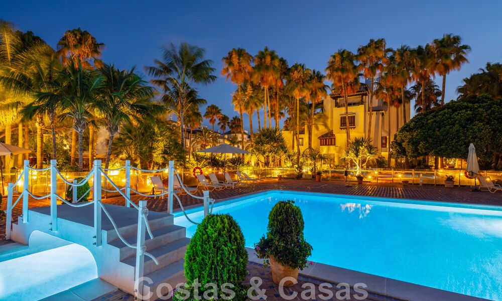 Ático contemporáneo reformado en venta con vistas al mar en Puente Romano, en el corazón de la Milla de Oro, Marbella 46876