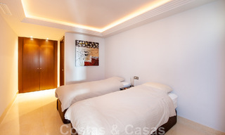 Se vende apartamento de lujo muy amplio, luminoso y moderno de 3 dormitorios con vistas despejadas al mar en Marbella - Benahavís 46824 