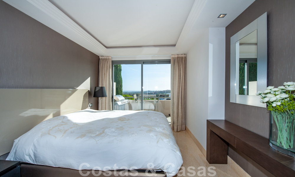 Se vende apartamento de lujo muy amplio, luminoso y moderno de 3 dormitorios con vistas despejadas al mar en Marbella - Benahavís 46838