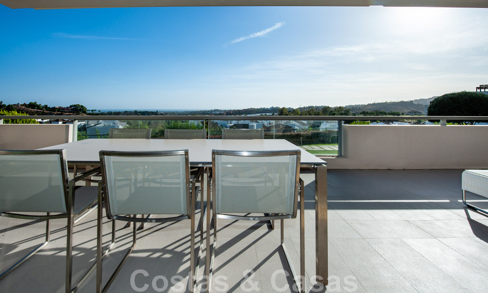 Se vende apartamento de lujo muy amplio, luminoso y moderno de 3 dormitorios con vistas despejadas al mar en Marbella - Benahavís 46846