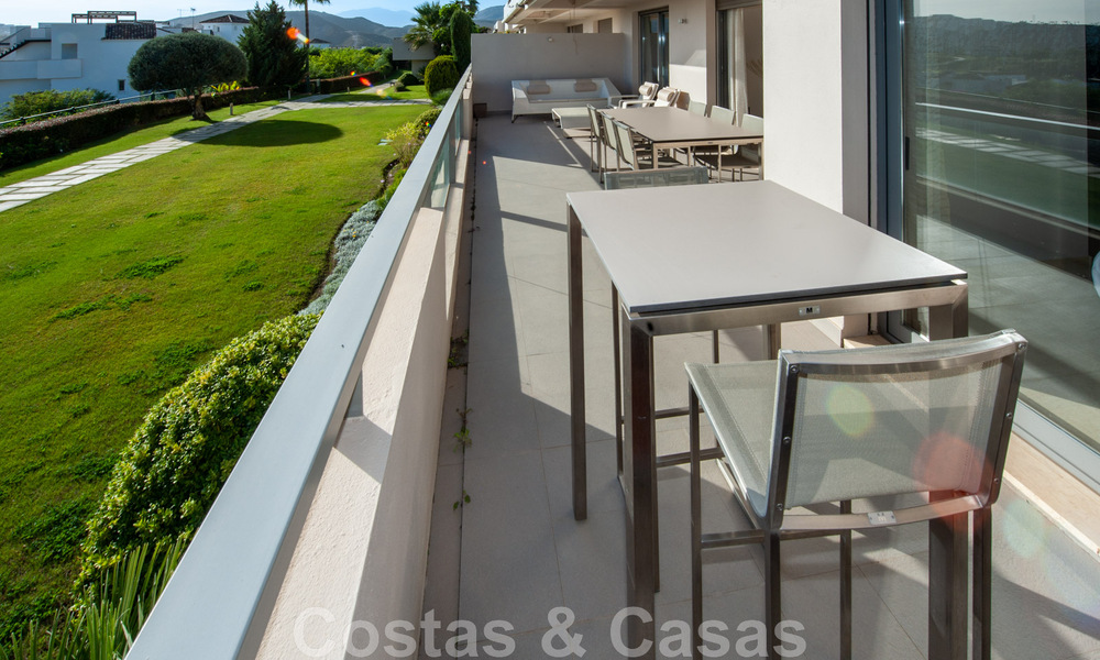 Se vende apartamento de lujo muy amplio, luminoso y moderno de 3 dormitorios con vistas despejadas al mar en Marbella - Benahavís 46848