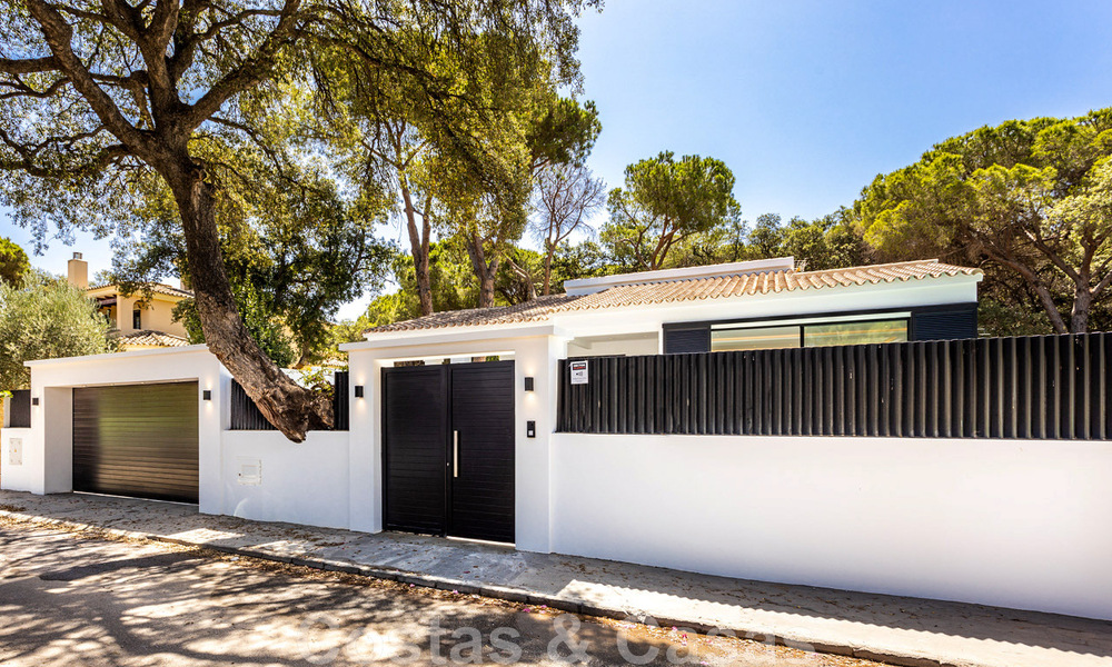 Hermosa villa de una sola planta en venta, a poca distancia de la playa en Elviria, al este del centro de Marbella 46902