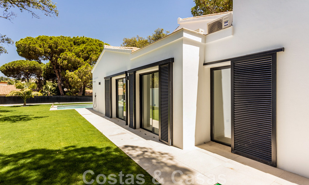 Hermosa villa de una sola planta en venta, a poca distancia de la playa en Elviria, al este del centro de Marbella 46907