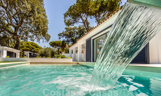 Hermosa villa de una sola planta en venta, a poca distancia de la playa en Elviria, al este del centro de Marbella 46910 