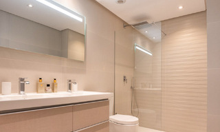 Se vende planta baja elevada, lista para entrar a vivir, con vistas panorámicas al valle y al mar en la exclusiva Benahavis - Marbella 47033 