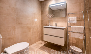 Se vende planta baja elevada, lista para entrar a vivir, con vistas panorámicas al valle y al mar en la exclusiva Benahavis - Marbella 47035 