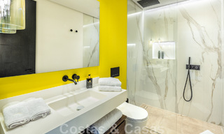 Amplia y sofisticada villa de diseño en venta, en primera línea de Las Brisas Golf en el corazón de Nueva Andalucía, Marbella 47261 