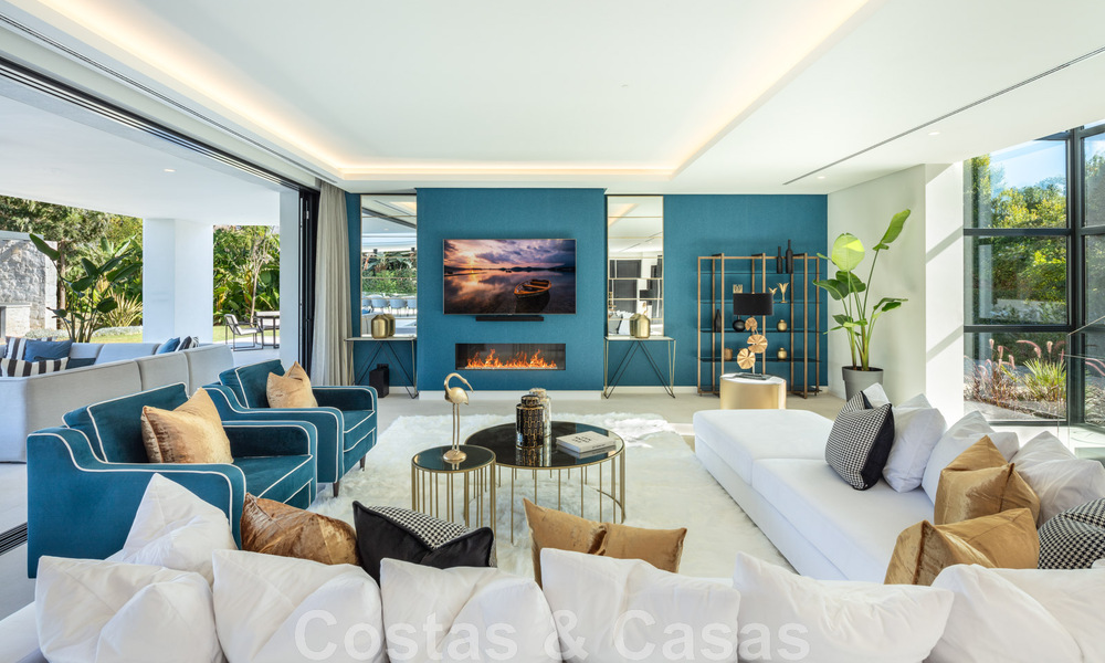 Amplia y sofisticada villa de diseño en venta, en primera línea de Las Brisas Golf en el corazón de Nueva Andalucía, Marbella 47280
