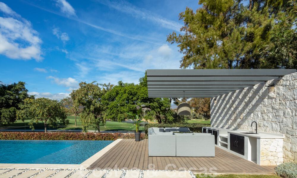 Amplia y sofisticada villa de diseño en venta, en primera línea de Las Brisas Golf en el corazón de Nueva Andalucía, Marbella 47285