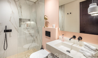 Amplia y sofisticada villa de diseño en venta, en primera línea de Las Brisas Golf en el corazón de Nueva Andalucía, Marbella 47287 