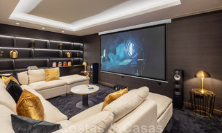 Amplia y sofisticada villa de diseño en venta, en primera línea de Las Brisas Golf en el corazón de Nueva Andalucía, Marbella 47291 