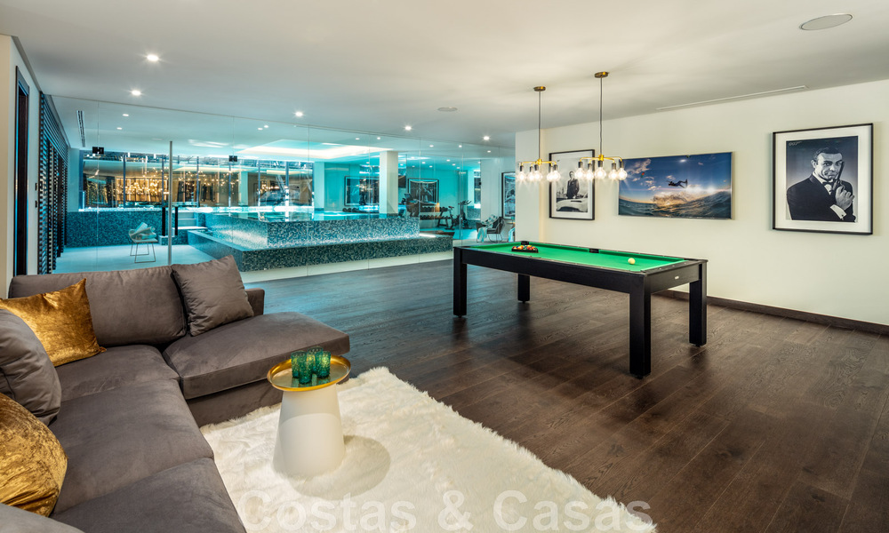 Amplia y sofisticada villa de diseño en venta, en primera línea de Las Brisas Golf en el corazón de Nueva Andalucía, Marbella 47295