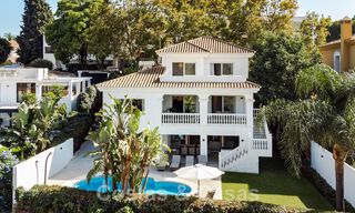 Encantadora y contemporánea villa de lujo renovada en venta a poca distancia de todos los servicios en Nueva Andalucía - Marbella 47114 