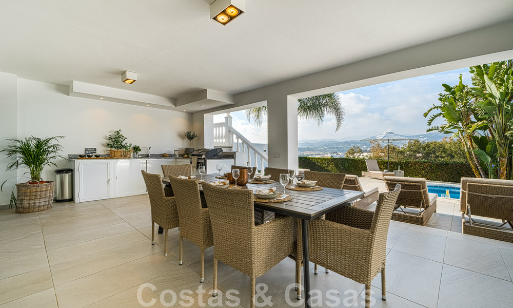 Encantadora y contemporánea villa de lujo renovada en venta a poca distancia de todos los servicios en Nueva Andalucía - Marbella 47123