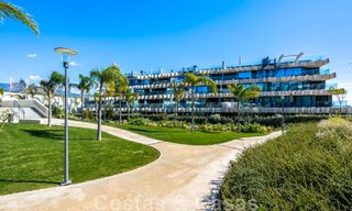 Apartamento contemporáneo en venta con jardín privado en la codiciada Nueva Milla de Oro entre Marbella y Estepona 47154 