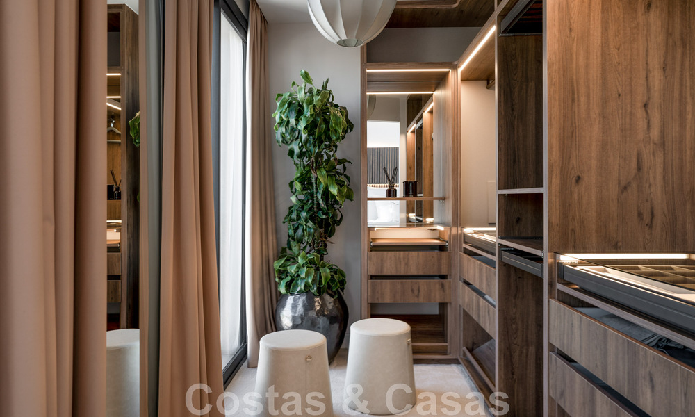 Nueva! Villa única en venta, con acogedores espacios exteriores y vistas panorámicas en Nueva Andalucía, Marbella 47576