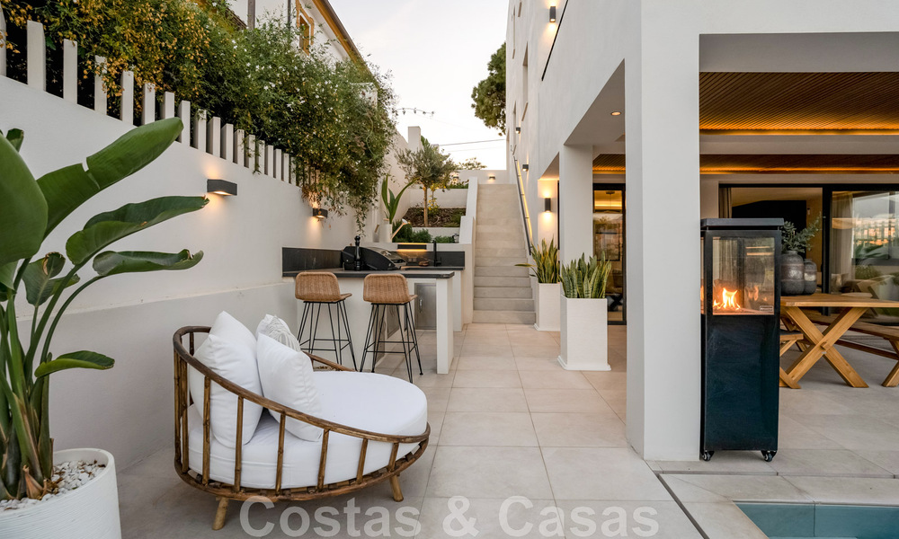 Nueva! Villa única en venta, con acogedores espacios exteriores y vistas panorámicas en Nueva Andalucía, Marbella 47582