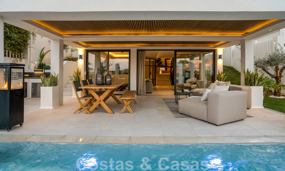 Nueva! Villa única en venta, con acogedores espacios exteriores y vistas panorámicas en Nueva Andalucía, Marbella 47583
