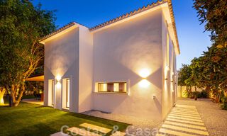 Se vende una sofisticada villa boutique, lista para entrar a vivir, a poca distancia de Puerto Banús y de la playa de San Pedro, en Marbella 47398 