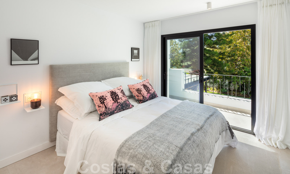 Se vende una sofisticada villa boutique, lista para entrar a vivir, a poca distancia de Puerto Banús y de la playa de San Pedro, en Marbella 47399