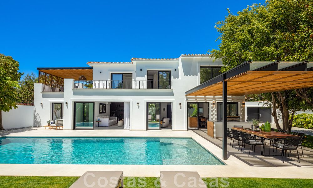 Se vende una sofisticada villa boutique, lista para entrar a vivir, a poca distancia de Puerto Banús y de la playa de San Pedro, en Marbella 47411