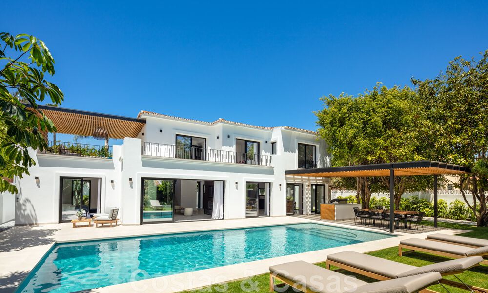 Se vende una sofisticada villa boutique, lista para entrar a vivir, a poca distancia de Puerto Banús y de la playa de San Pedro, en Marbella 47412