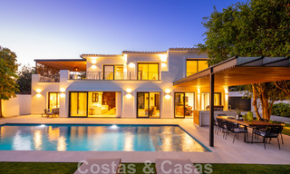 Se vende una sofisticada villa boutique, lista para entrar a vivir, a poca distancia de Puerto Banús y de la playa de San Pedro, en Marbella 47422 