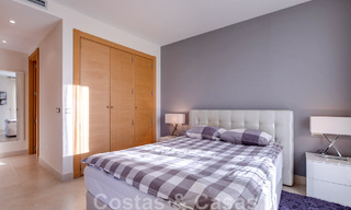 Apartamento de lujo reformado en venta, con vistas al mar, situado en un complejo de lujo de Los Monteros, Marbella 47520 