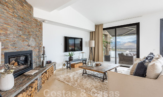 Villa independiente, andaluza en venta con vistas panorámicas a la montaña y al mar en una exclusiva urbanización en Marbella Este 47347 