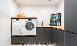 Villa independiente, andaluza en venta con vistas panorámicas a la montaña y al mar en una exclusiva urbanización en Marbella Este 47368 