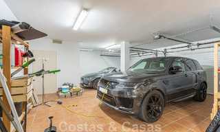 Villa independiente, andaluza en venta con vistas panorámicas a la montaña y al mar en una exclusiva urbanización en Marbella Este 47372 