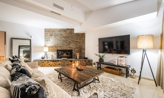 Villa independiente, andaluza en venta con vistas panorámicas a la montaña y al mar en una exclusiva urbanización en Marbella Este 47394 