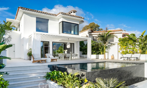 Preciosa villa de estilo mediterráneo renovada con un elegante diseño contemporáneo en Nueva Andalucía, Marbella 61254