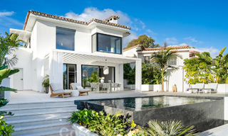 Preciosa villa de estilo mediterráneo renovada con un elegante diseño contemporáneo en Nueva Andalucía, Marbella 61254 