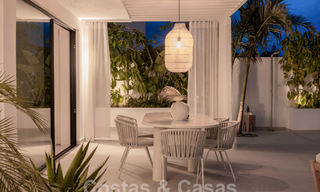 Preciosa villa de estilo mediterráneo renovada con un elegante diseño contemporáneo en Nueva Andalucía, Marbella 61289 