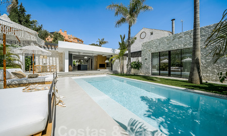 Majestuosa villa de una planta en venta con diseño relajante y balinés, situada a poca distancia de Puerto Banús, Marbella 52981