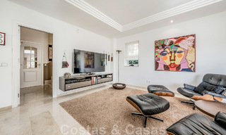 Encantadora villa andaluza en venta con tranquilas vistas al campo de golf en la codiciada zona residencial de La Quinta, Benahavís - Marbella 47699 