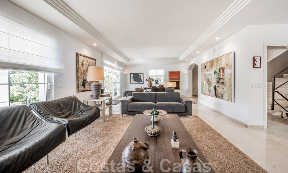 Encantadora villa andaluza en venta con tranquilas vistas al campo de golf en la codiciada zona residencial de La Quinta, Benahavís - Marbella 47700