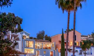 Preciosa casa adosada totalmente reformada en venta con vistas panorámicas al mar en la urbanización cerrada de Benahavis - Marbella 47615 