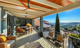 Preciosa casa adosada totalmente reformada en venta con vistas panorámicas al mar en la urbanización cerrada de Benahavis - Marbella 47616 