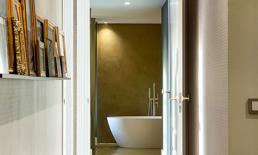 Preciosa casa adosada totalmente reformada en venta con vistas panorámicas al mar en la urbanización cerrada de Benahavis - Marbella 47617