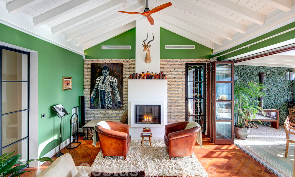 Preciosa casa adosada totalmente reformada en venta con vistas panorámicas al mar en la urbanización cerrada de Benahavis - Marbella 47620