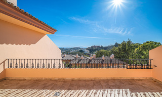 Amplio dúplex, ático con amplias terrazas y el mar Mediterráneo en el horizonte en venta en Nueva Andalucía, Marbella 48521 