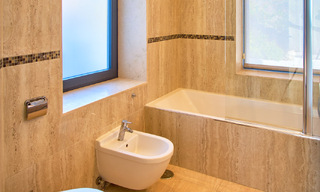 Villa reformada de estilo moderno en venta con impresionantes vistas al mar en urbanización cerrada en Marbella - Benahavis 48367 