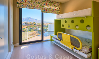 Villa reformada de estilo moderno en venta con impresionantes vistas al mar en urbanización cerrada en Marbella - Benahavis 48374 