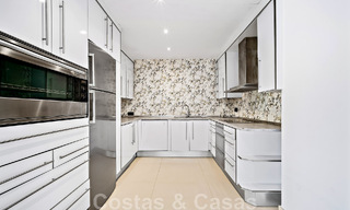 Villa andaluza de lujo en venta junto a campo de golf, con vistas al mar, en zona muy solicitada en Marbella Este 48341 