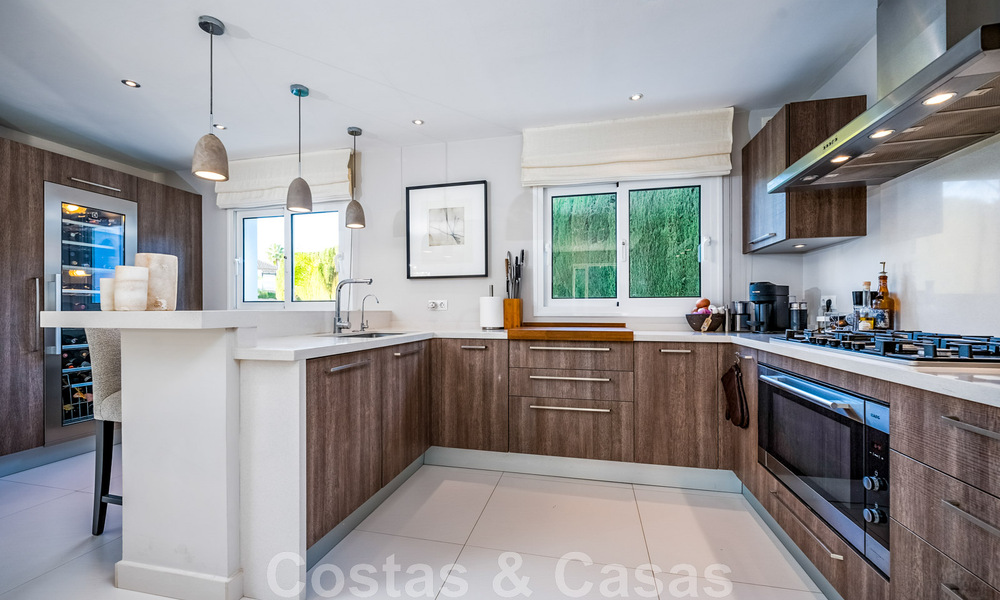 Villa de lujo en venta en una zona residencial segura y cerrada de Nueva Andalucia, Marbella 48167