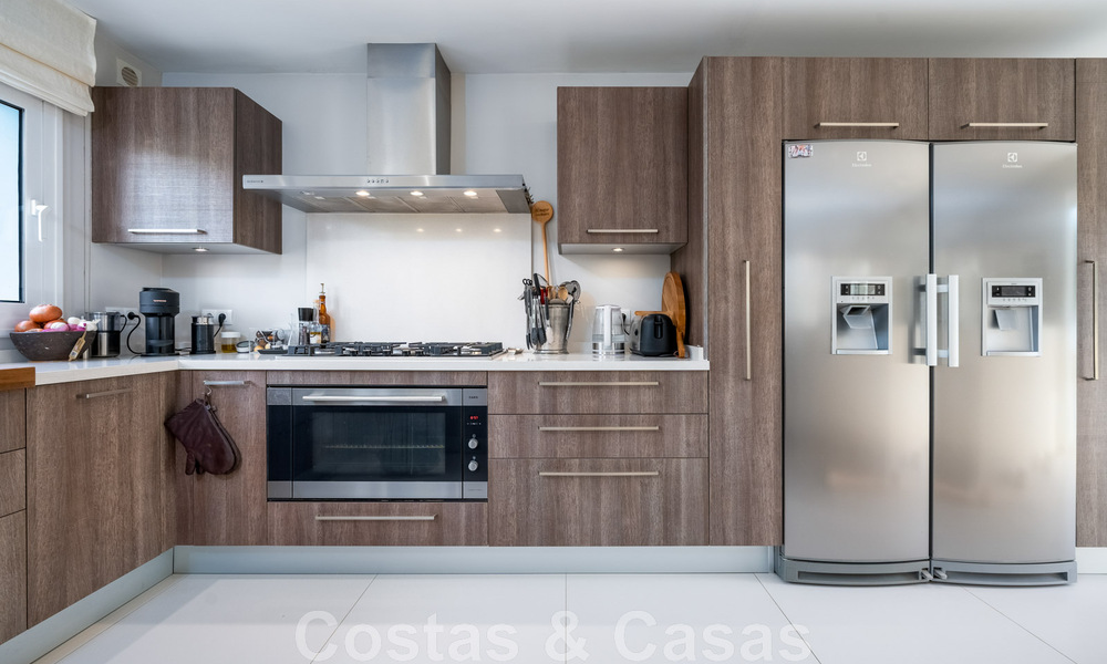 Villa de lujo en venta en una zona residencial segura y cerrada de Nueva Andalucia, Marbella 48168