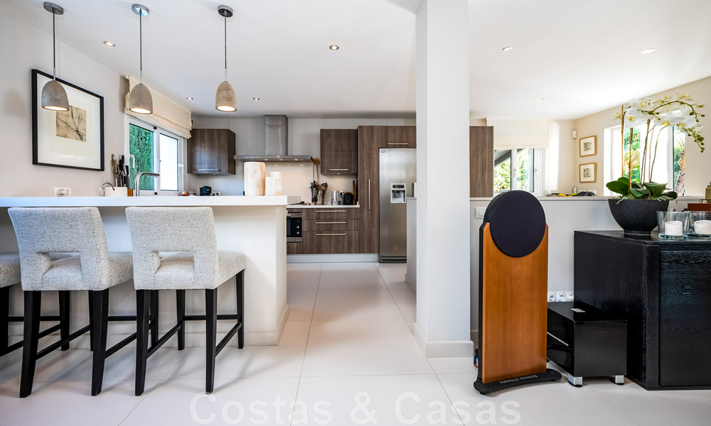 Villa de lujo en venta en una zona residencial segura y cerrada de Nueva Andalucia, Marbella 48176