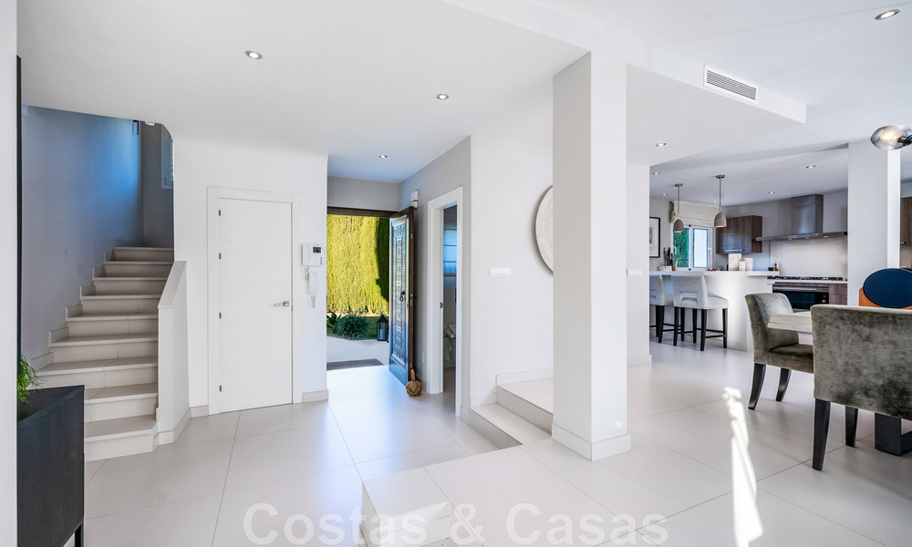 Villa de lujo en venta en una zona residencial segura y cerrada de Nueva Andalucia, Marbella 48186